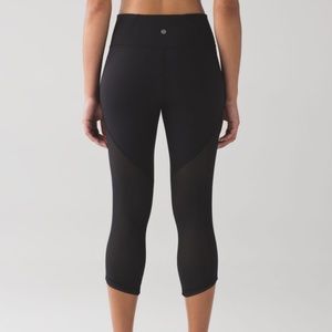 Lululemon Deep Breath Crop Leggings (21" ) Black Size 6